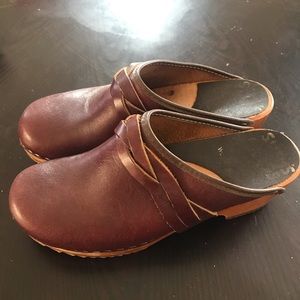 Vintage Svens oxblood clogs 38